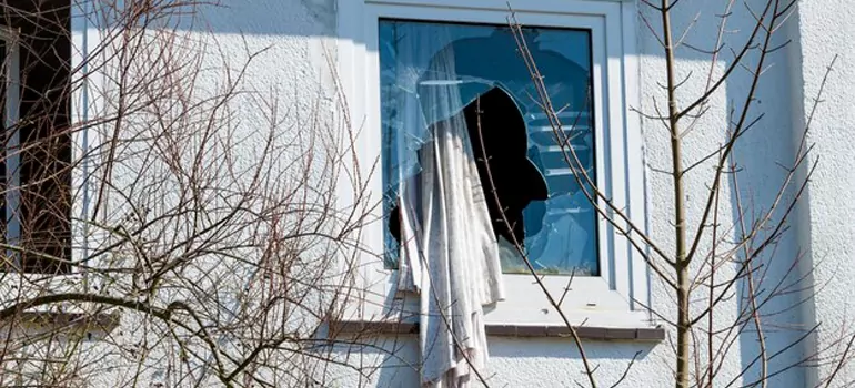 Storm Window Installation Contractors in Golden Glades, FL