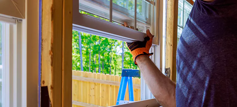 >Bay Window Curtain Rail Track in Golden Glades, FL